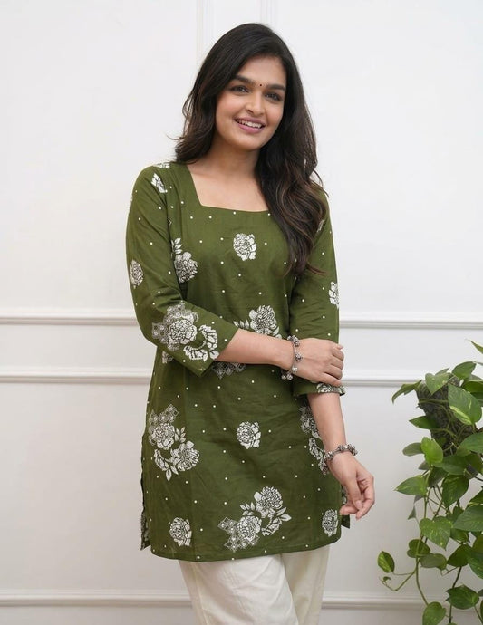 Women’s Premium Cotton 60/60 Floral Printed Kurti Pant Set | Elegant Casual & Office Wear 2-Piece Set